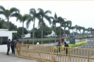 కరూర్ తొక్కిసలాట: విజయ్ భావోద్వేగ పరామర్శ karur stampede