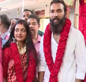 కుంభమేళా వైరల్ మోనాలిసా ప్రేమ వివాహం