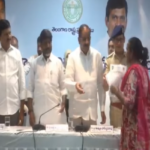 వెలుగుమట్ల పేదలకు పట్టాలు పంపిణీ.